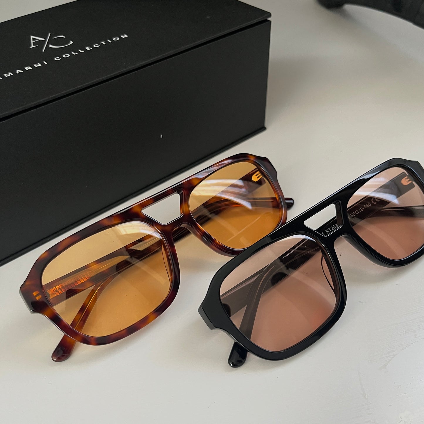 Bobbi in Gloss black